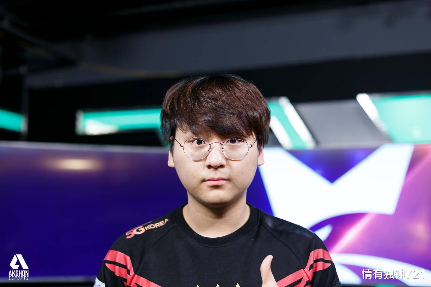 真名:姜善久 生日:1998-04-30 国籍:韩国 位置:打野【原skt t1战队】