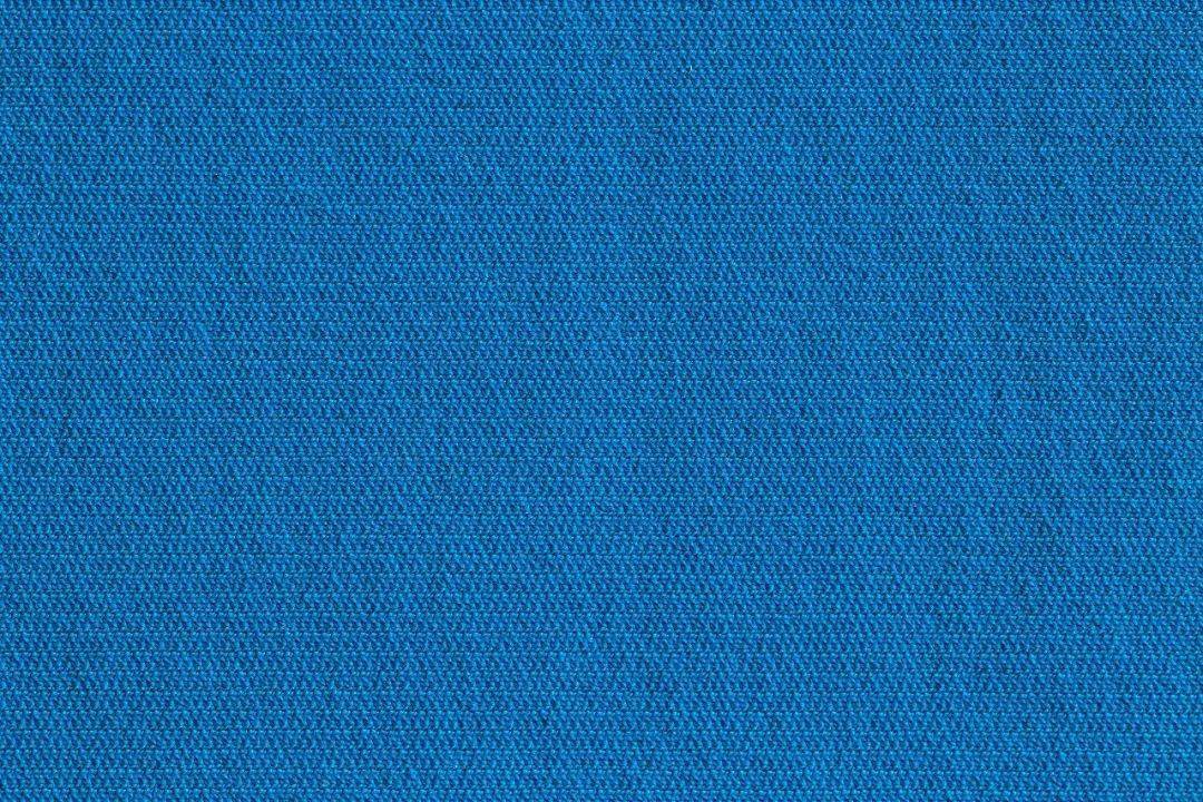 夏天穿什么颜色衣服更凉快竟然不是白色是它