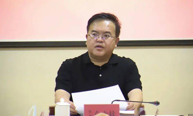 扎鲁特旗委书记白立柱主持召开书记专题会议