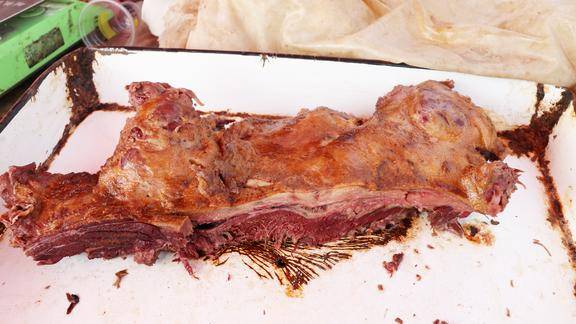 烧饼夹狗肉,这种美味小吃,只有河南农村庙会上才能吃到