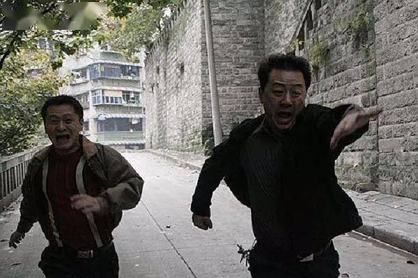 电影中飙着方言的小人物,在大片中杀出了一条"血路".