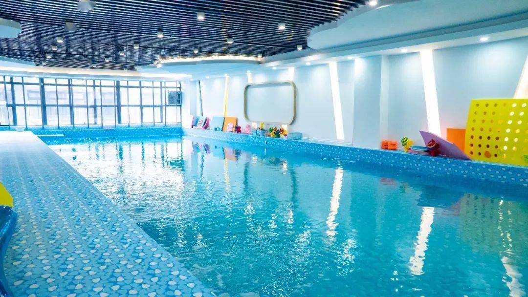 江门这家亲子游泳馆刷新你认知!享受亲子快乐时光,从这个周末开始!