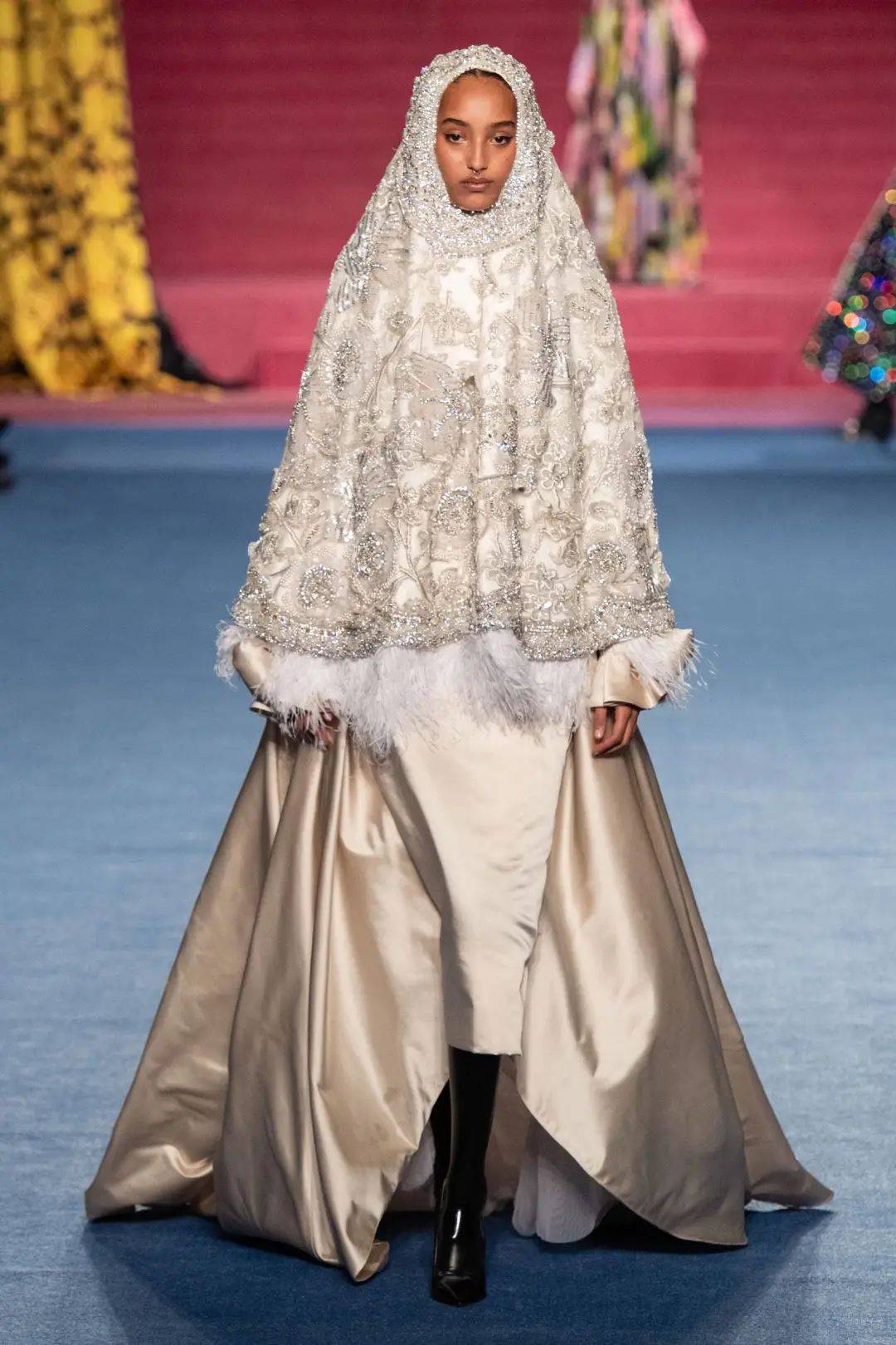 从2020秀场找婚纱灵感,这60套白色礼服看了就想结婚