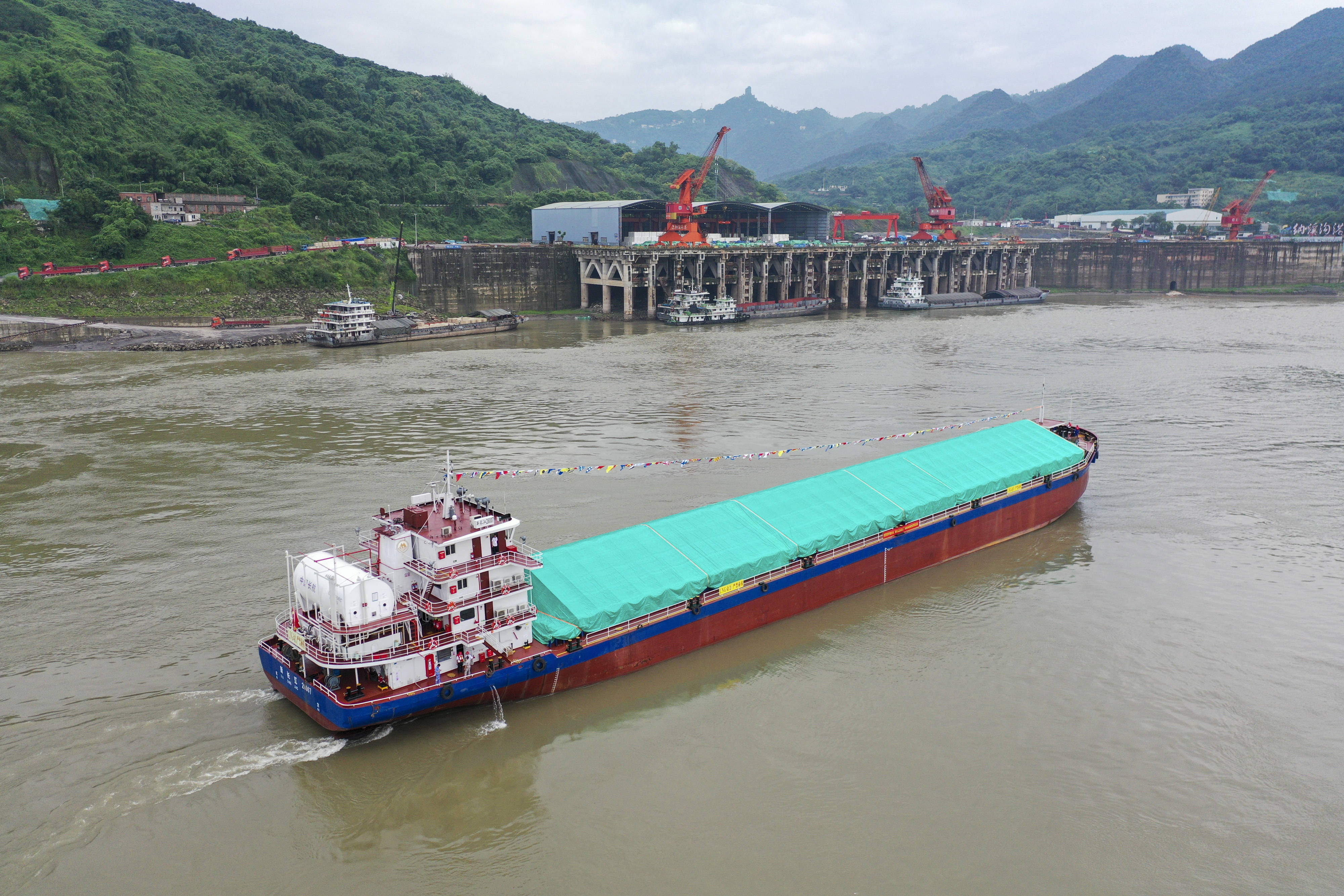 内河500吨货船图片图片