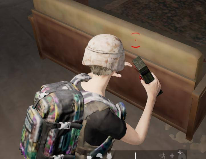 容量方面手雷是18格子,c4比之前粘性手雷还要多,达到了35的容量.