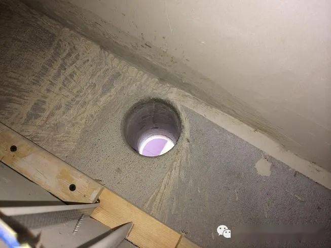 排气扇,中央空调,锅炉等都需要将管线或者尾气排到墙外,外墙打孔就