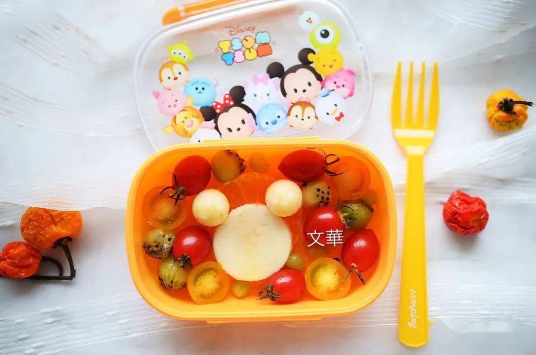便当盒里的缤纷水果世界真的是太精彩了