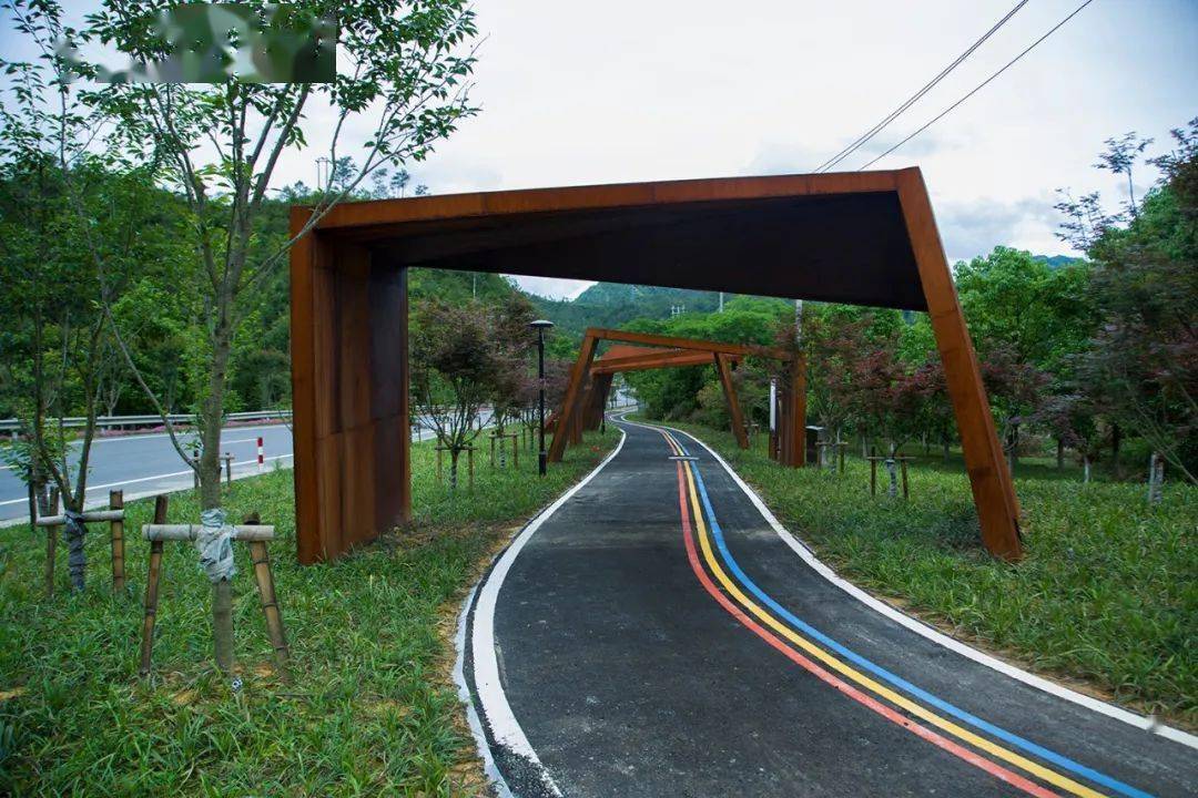 根据廊氡度假区自然景观风貌和人文特色,松涛绿道(小松坡旅游集散中心