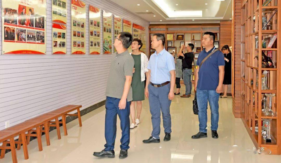 调研四川成都市双流区委常委韩超调研一心堂总部