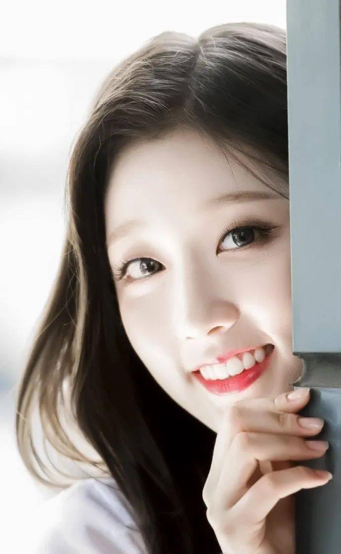 谁说单眼皮不好看这位可甜可盐的女爱豆照样颜值逆天