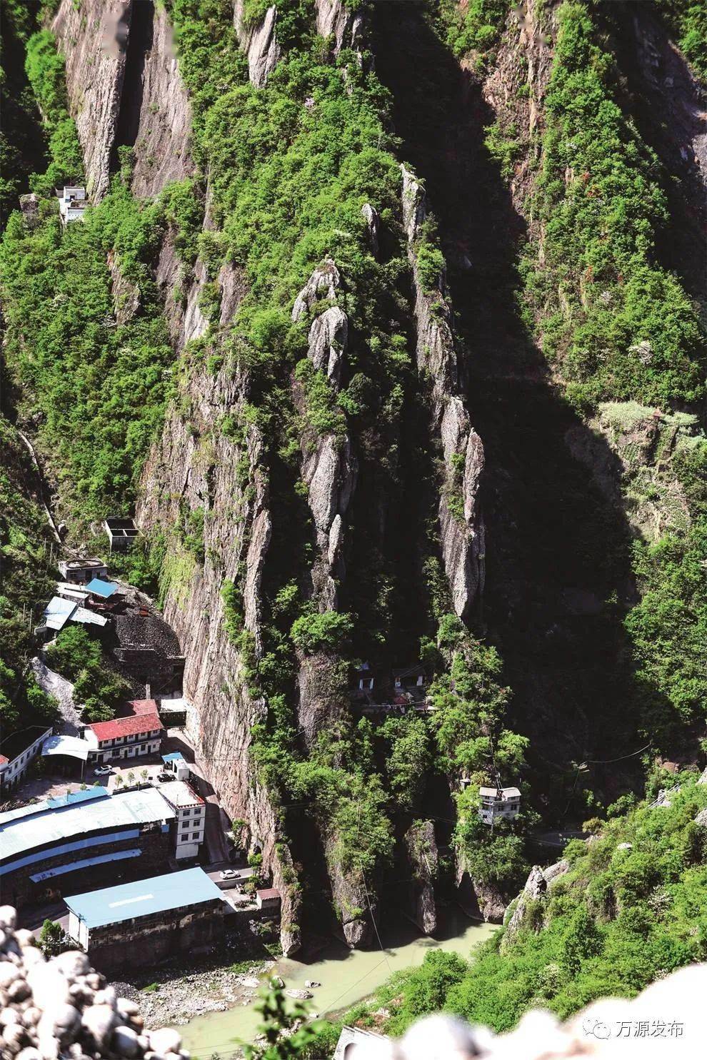 《我要去万源—城边美景(一)_石冠寺