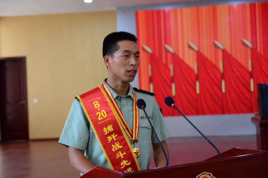 他是民权的骄傲,荣立一等功,这位特战尖兵做了啥?_徐迪