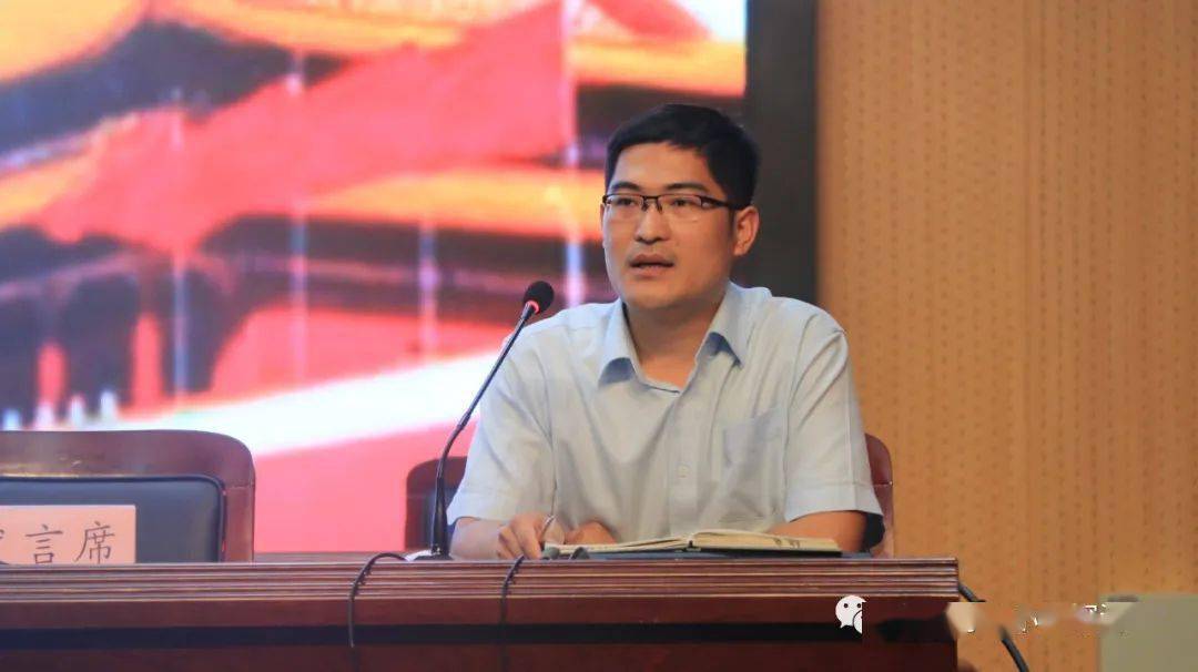 费县农商银行探沂支行行长张建磊,梁邹村镇银行信贷部经理付亚伟,建行