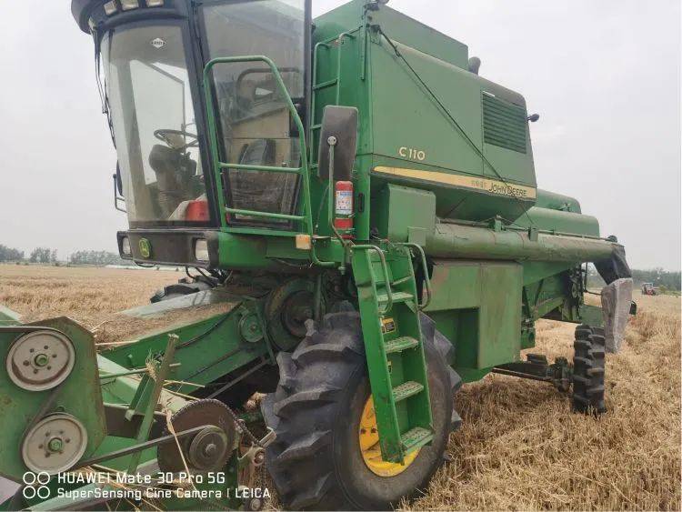 11万出售迪尔c110收割机