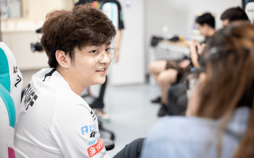 天道酬勤ig赢下比赛后puff的举动值得认可