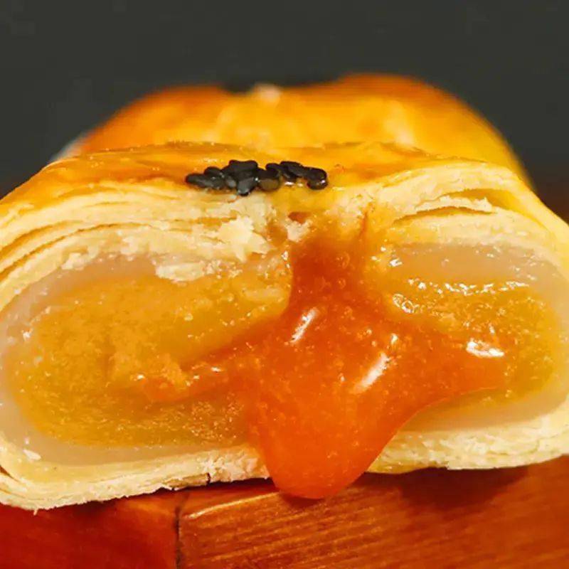 会爆浆的奶黄流心酥!