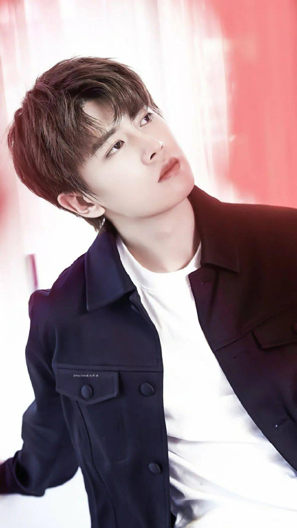 手机壁纸任嘉伦