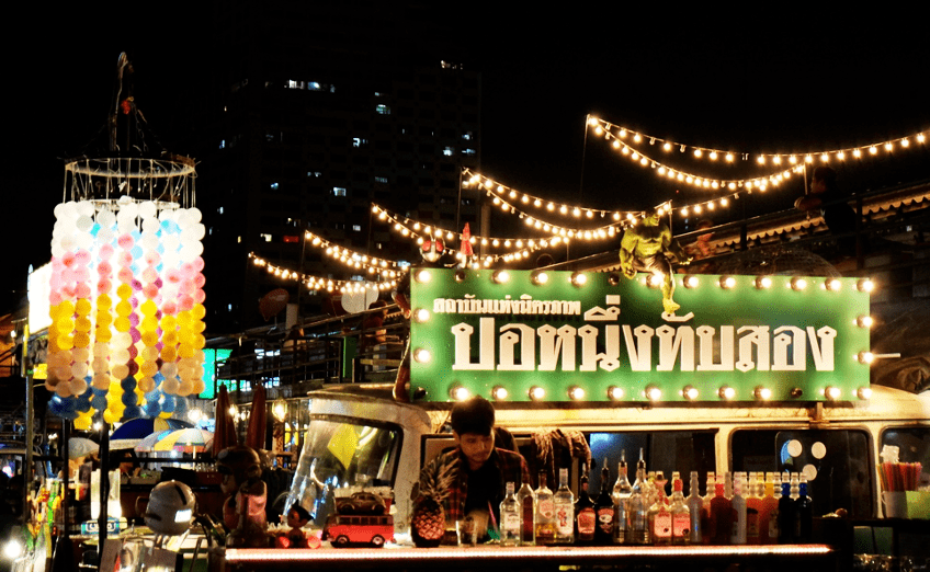 走过路过不要错过,全球大型网红摆摊现场来了!_夜市