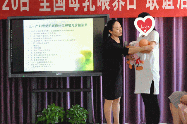 当新手爸爸怀抱刚出生女儿……网友笑翻