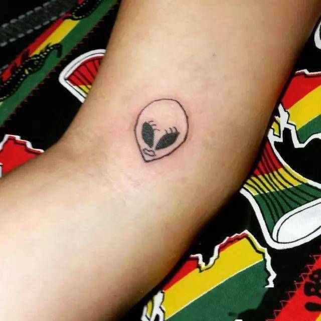 这种"垃圾纹身",竟然还真的有不少人求同款?