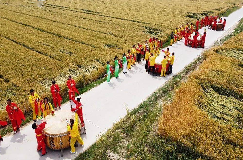 欢乐鼓声传四方 《任丘大鼓》耀家乡 : 出岸镇敲响"任丘大鼓"!