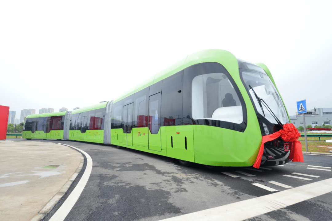 2812万人次宜宾智轨载客运营一周年成绩亮眼