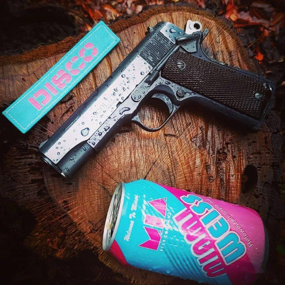 国外枪迷相册对1911有情结的朋友不要错过这个图集