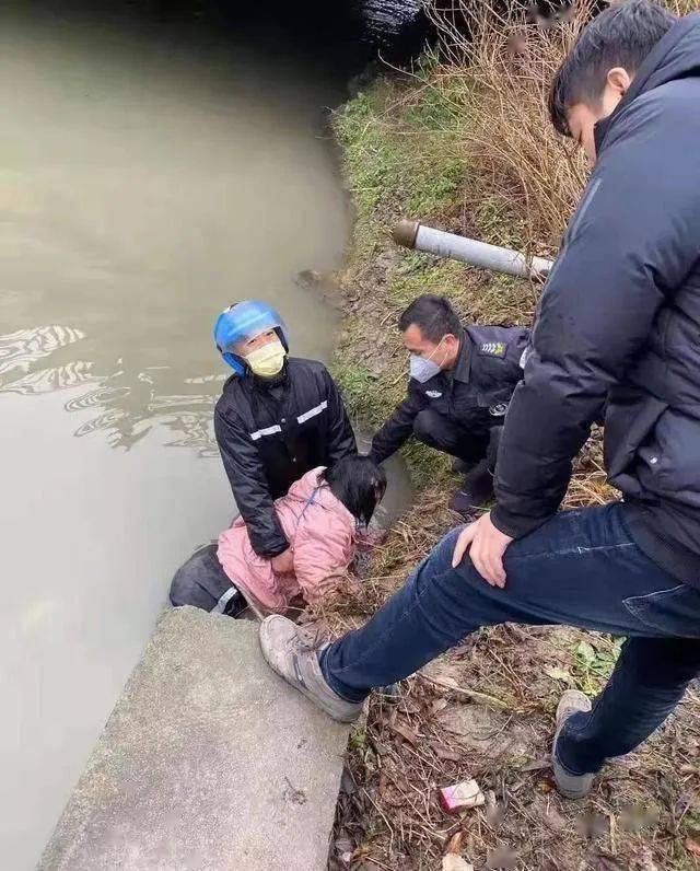 出手保护我们 没有披风的超人 2月11日 上海一名女孩不知何故跳河轻生