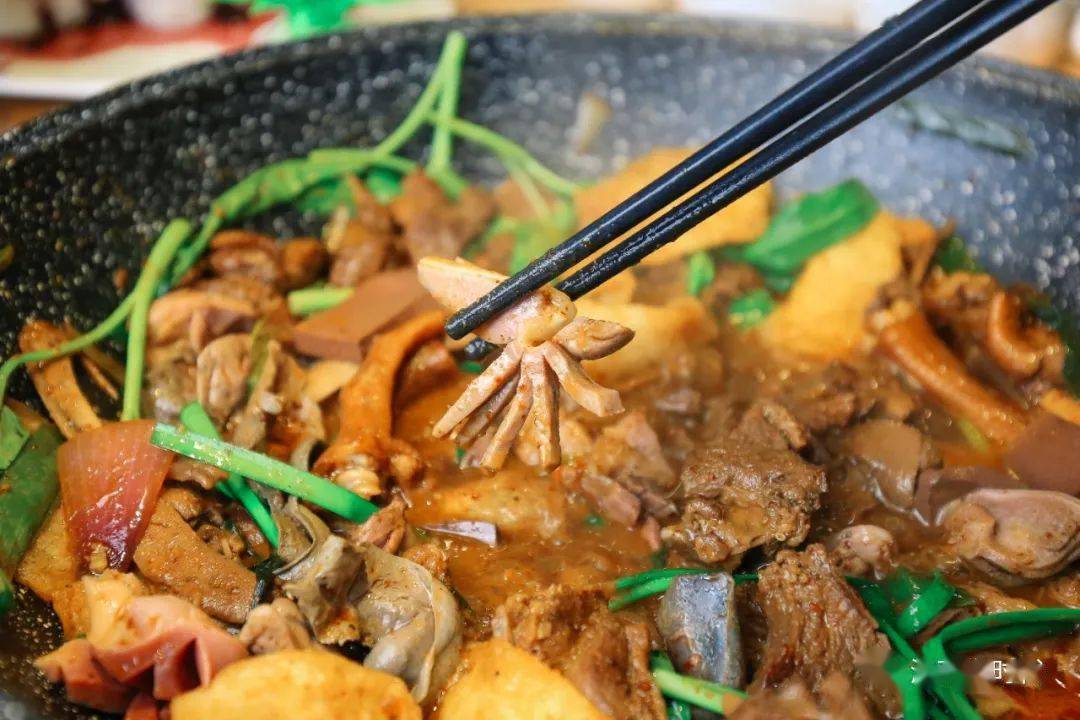 造型可爱的鹅杂尤为推荐 一口锅里的美味便足以让食客满足 但他们