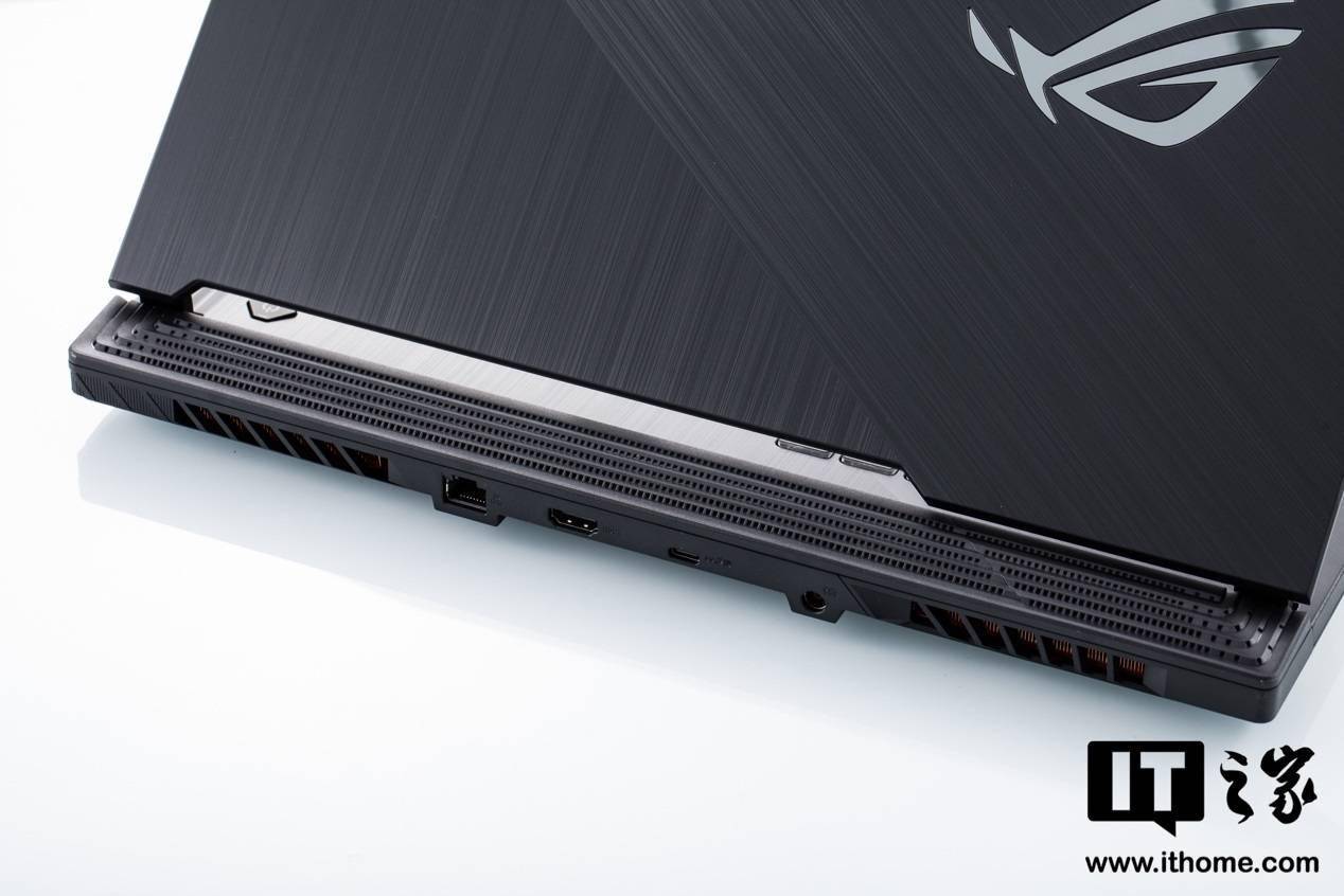炫酷 RGB 加持畅玩光追游戏，ROG 魔霸 4 体验评测_散热