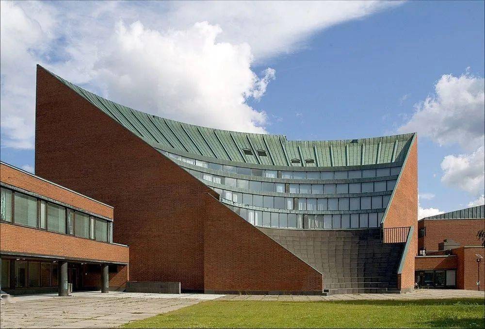 阿尔托大学(aalto university),是一所位于芬兰的世界顶尖高等学府.