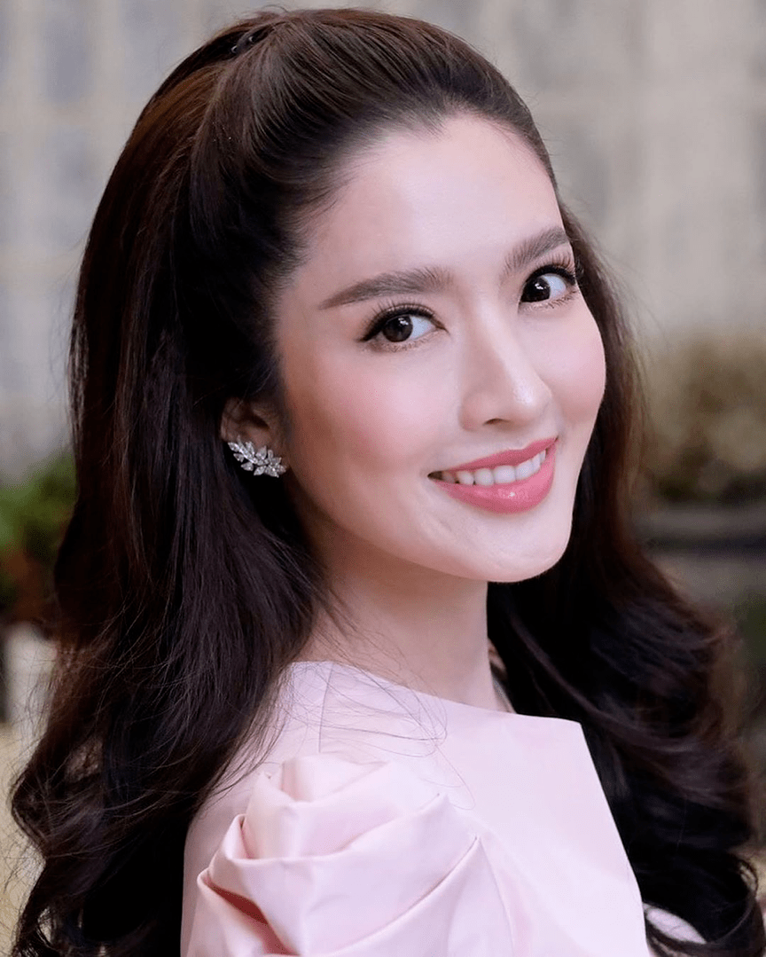 泰国纯血统女明星图片