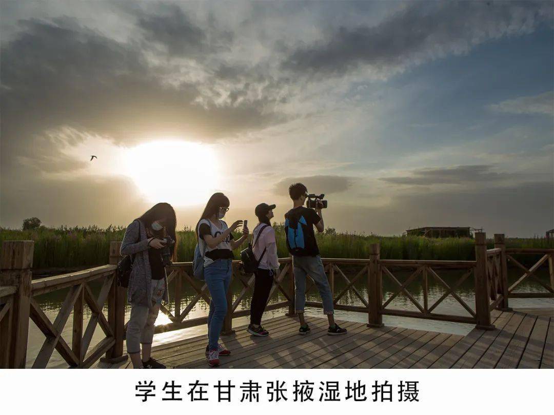 浜大小黑板61国内首家专业纪录片学院上海政法学院上海纪录片学院