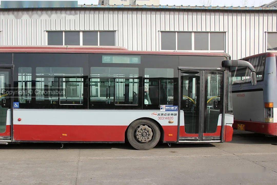 6120gc从2006年下半年为北京生产的第一批jnp6120gc,jnp6120g-1开始