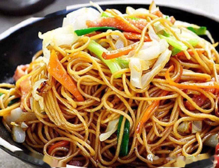 水果:香蕉午点:牛角包午餐:炒油面,冬瓜干贝汤早点:花生豆浆,泡芙星期