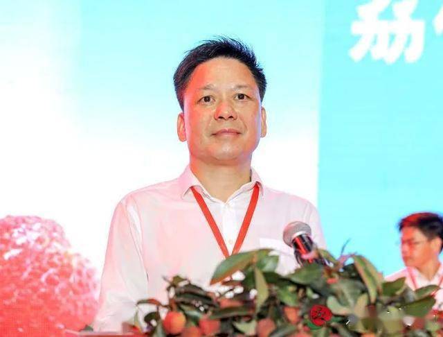 曾智表示,灵山正在紧紧围绕全面决胜脱贫攻坚,如期同步建成小康社会