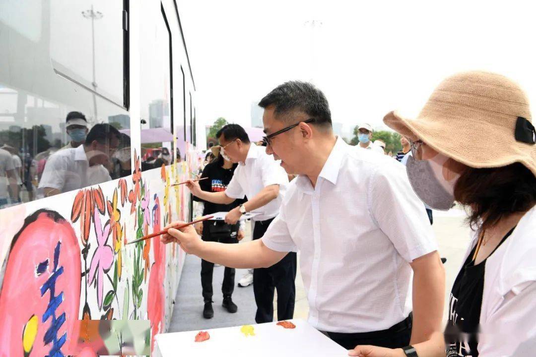 融繪小康創新未來雨花臺區融媒體中心新時代文明實踐中心成立