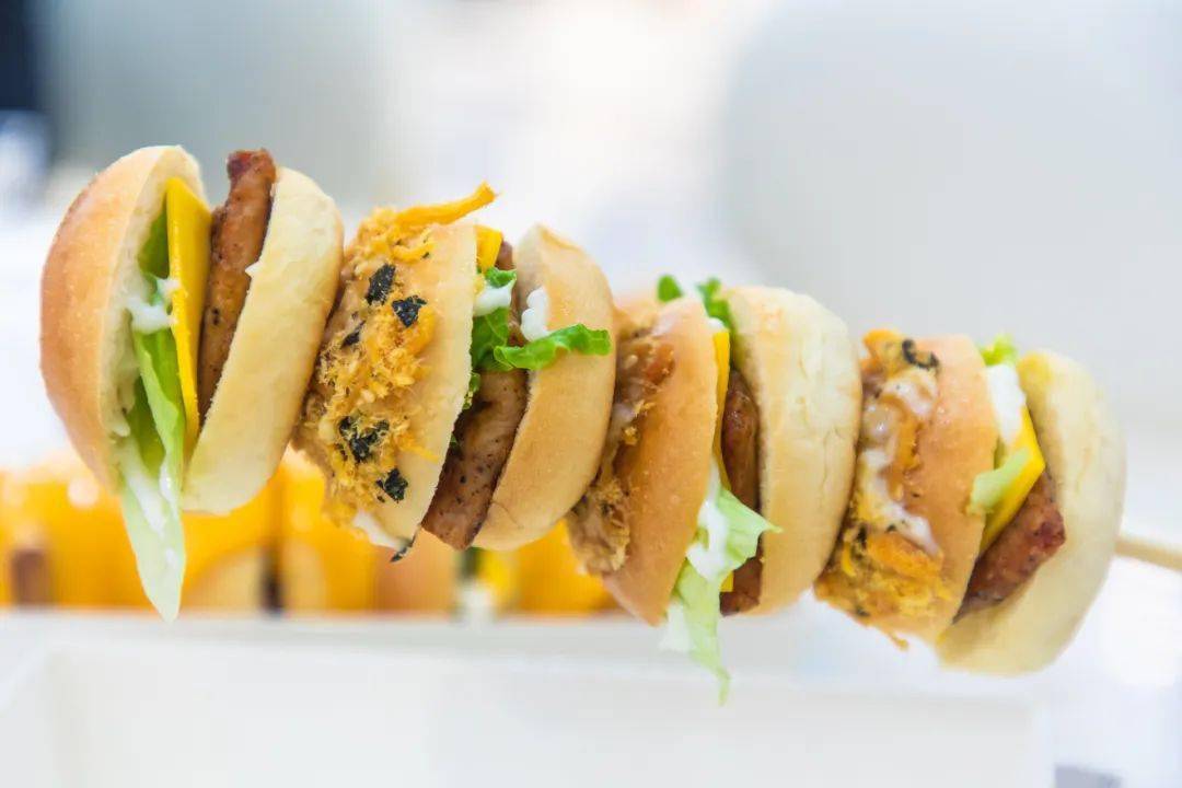 天天向上授权在广州卖的串串汉堡好吃吗