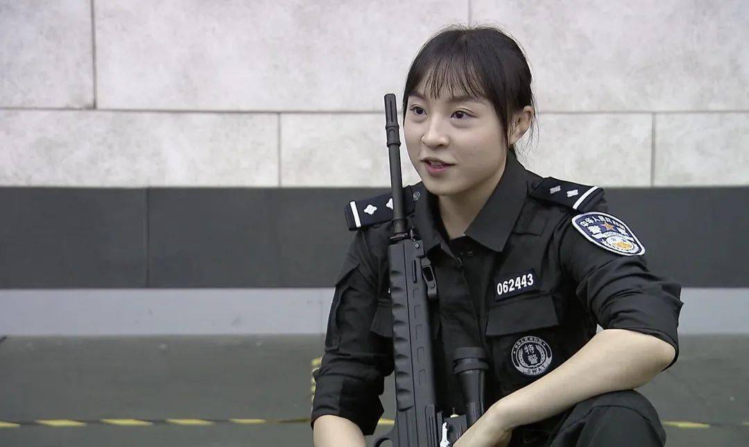 燃炸!上海特警"王中王"pk 95后小姐姐夺魁"狙击王"