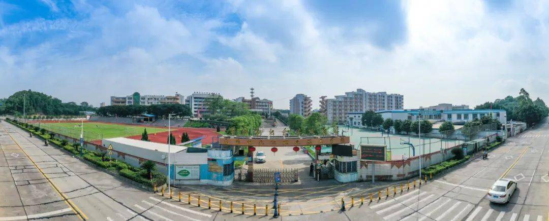 广东省粤菜大师傅,南海餐饮协会会长,西樵旺阁酒店董事长吴荣开先生为