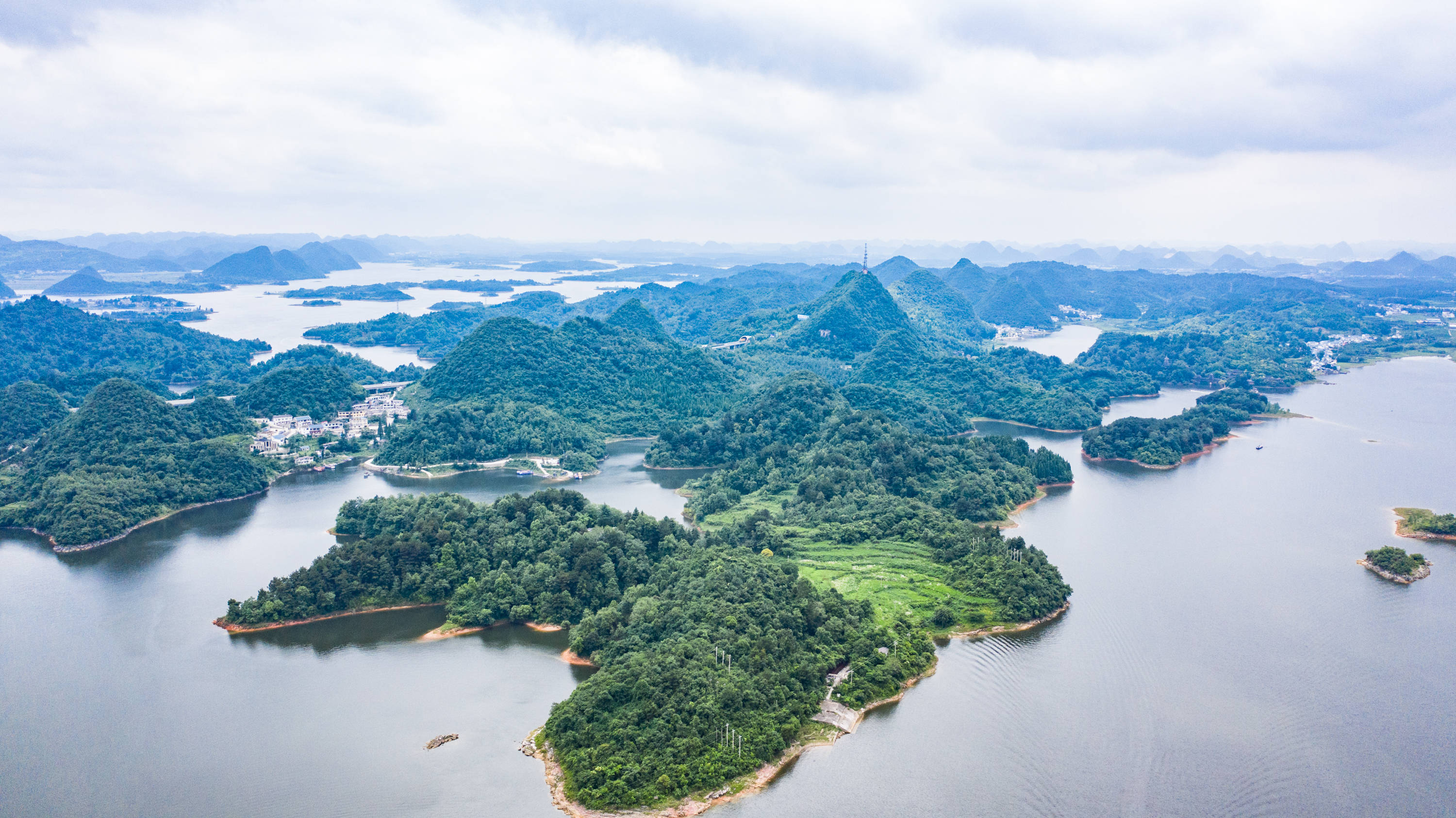 夏至红枫湖