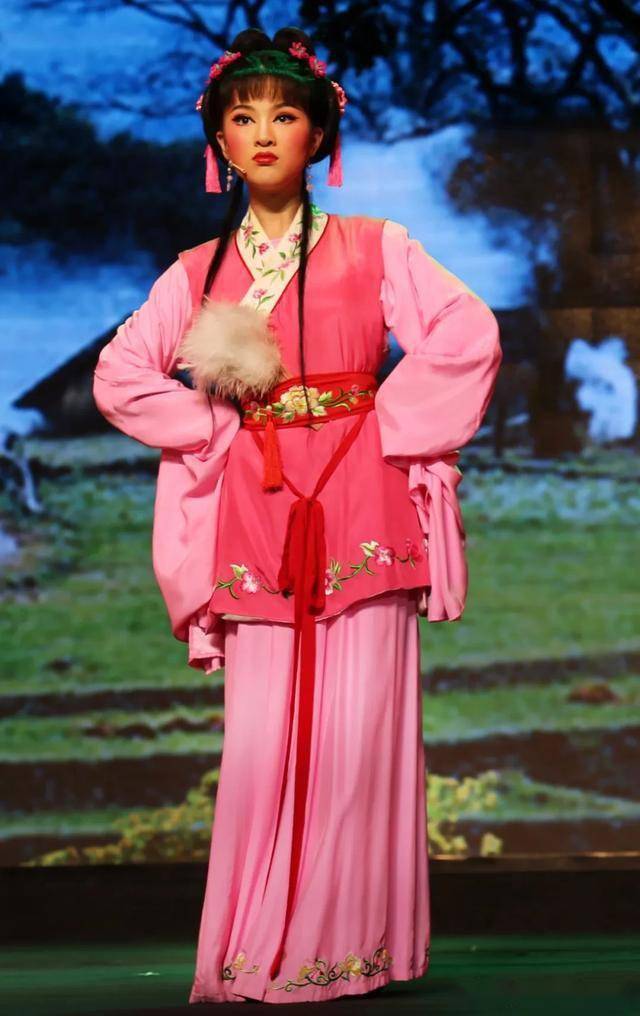 黄梅戏会馆雨夜不散场小戏度一夏