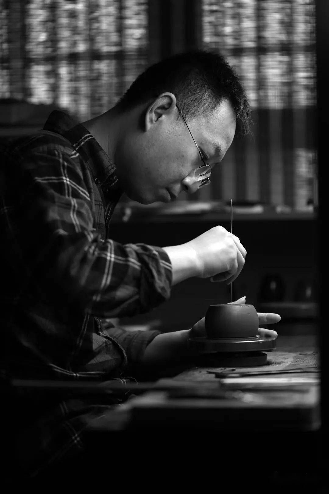 鉴藏李寒勇镜瓦壶