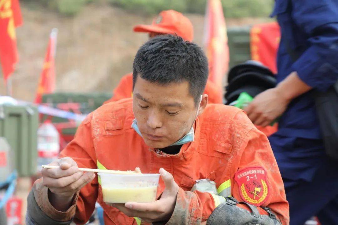 天津消防刘心元图片