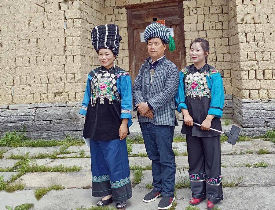 人美歌亮追梦人凤凰龙明芳