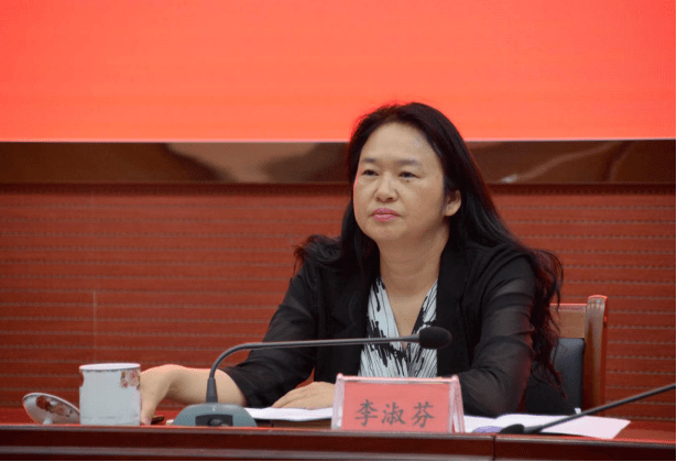 李淑芬局长在讲话中回顾了十年来官渡区教育人才培养基地所走过的路