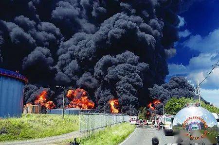 大连油罐区爆炸事件图片