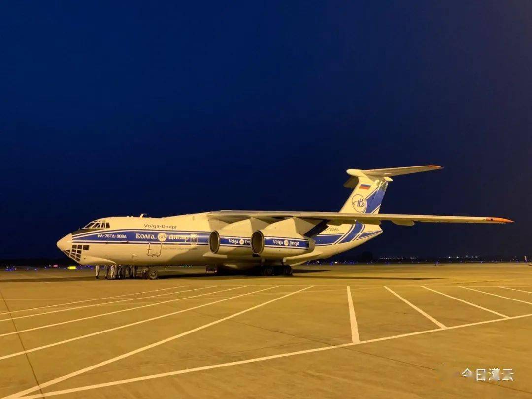 灌云县圆满完成北欧农庄首批种猪引进保障工作_机场