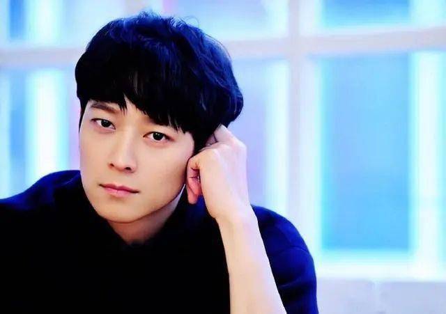 四大公共财产之一流水的帅哥铁打的姜栋元