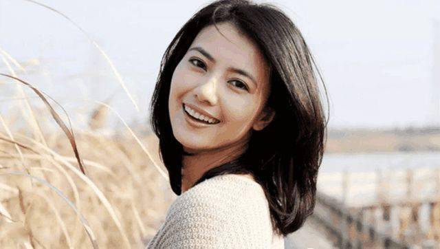 物质堆砌不出来女人味,化妆品只能造就女人的皮肤,情调不足则索然无味